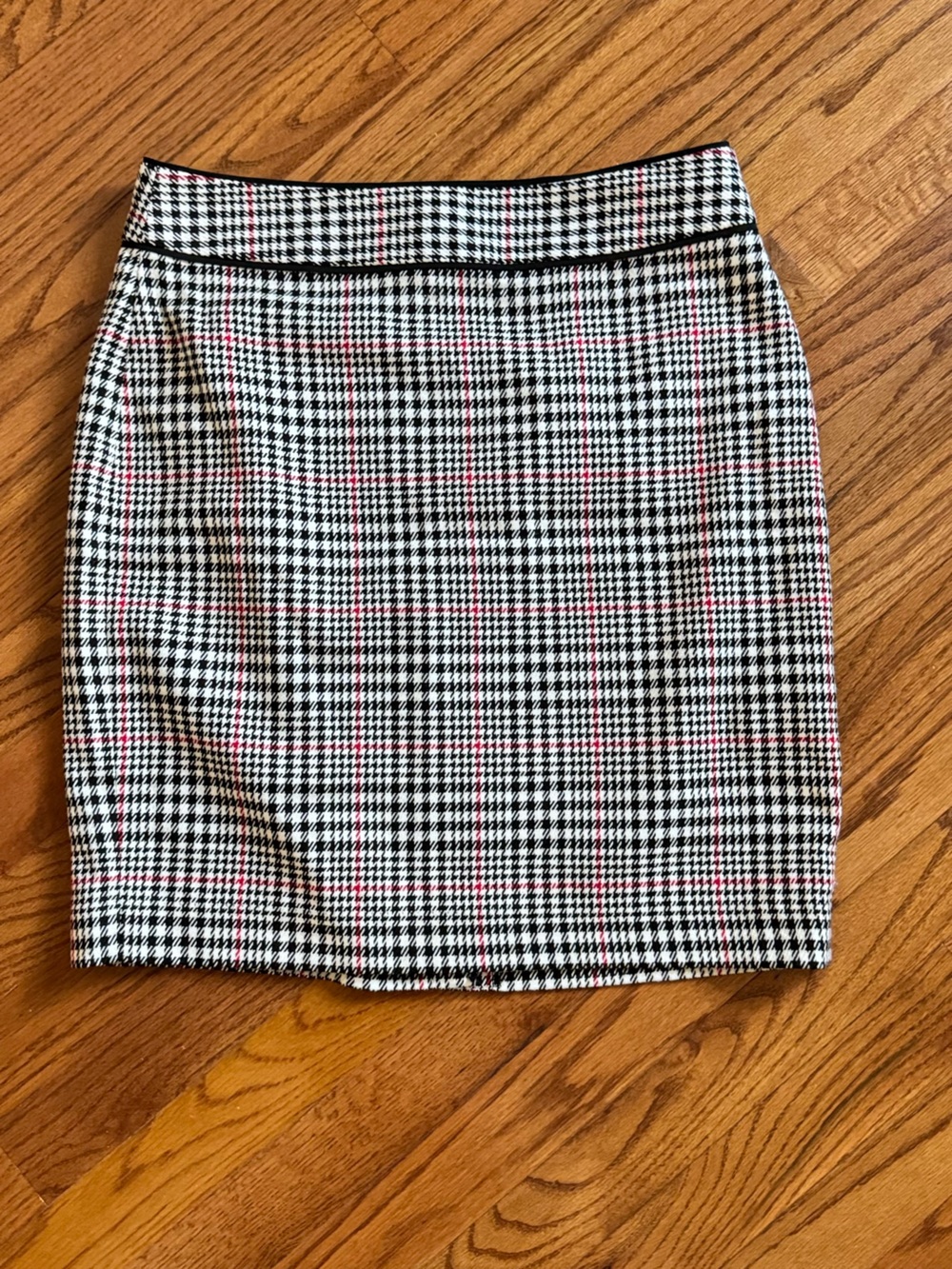 NEW Banana Republic Black & White Houndstooth Skirt with Pink Windowpane